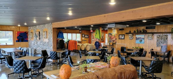 Bière de Mac Brew Works (Neath the Birches) - Web Listing (newer photo)